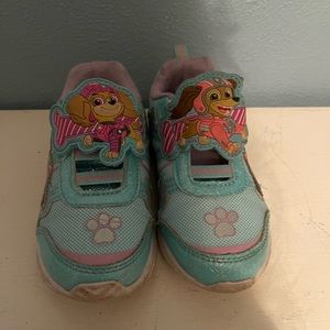 Toddlers size 9 Paw Patrol tennis shoes. Good condition gently used
